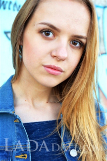 Superbe femme ukrainienne victoriya de odessa aux cheveux Blond, age 27