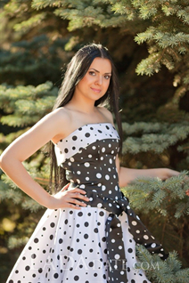 Hot Ukrainian bride ruslana from poltava with Dark Brown hair age 30