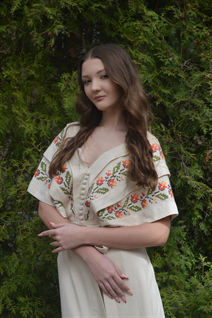Single ukrainian lady sofia from chernivtsi with Light Brown hair age 18 photo-7