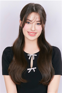 Girl from seoul gina with Dark Brown hair age 20