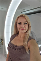Belle femme roumaine ilona de bucharest avec Blond cheveux 49 ans photo-16