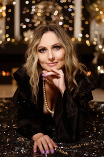 Fille ukrainienne alla de odessa avec Blond cheveux, âge 46