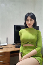 Belle mariée ukrainienne alina de khmelnitsky avec Noirs cheveux, âge 35 photo-1