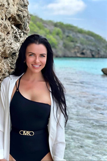 Mariée de clearwater daria avec Noirs cheveux, âge 41