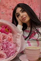 Belle femme ukrainienne célibataire lilit de kyiv avec Noirs cheveux, âge 27 photo-14