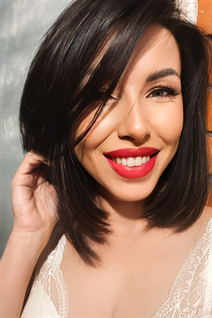 Pretty ukrainian girl irina from dnepr with Dark Brown hair age 38