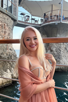 Mariée de nice angelica avec Blond cheveux, âge 48 photo-11