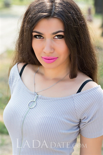 Ukrainian mail order bride anna from nikolaev with Dark Brown hair age 23