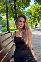 Femme célibataire ukrainienne valentyna de kyiv avec Chatain clairs cheveux, âge 31 photo-11