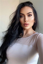 calgary mariée luisa avec Noirs cheveux, âge 26 photo-2