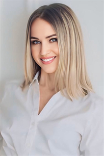 Pretty girl valentina from valencia with Blonde hair age 47