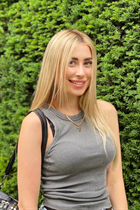 Fille célibataire ukrainienne yevheniia de rome avec Chatain clairs cheveux, âge 28 photo-3