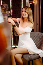 Superbe femme ukrainienne anna de kiev avec Chatain clairs cheveux, âge 33