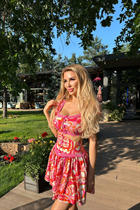Mariée de cannes olga avec Blond cheveux, âge 49 photo-1