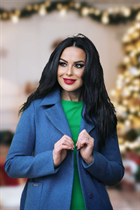 Belle mariée ukrainienne alesya de cherkassy avec Noirs cheveux, âge 46 photo-2