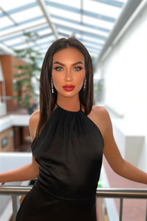 vilnius bride alina with Dark Brown hair age 32