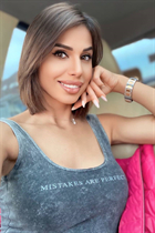 Romanian woman alexandra from bucurest with Dark Brown hair 35 years old photo-4