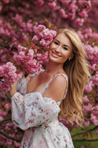 Beautiful woman of ukrainian iryna from uzhgorod with Light Brown hair age 39 photo-4