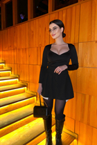 Impresionante mujer ucraniana anastasia de kiev con pelo Negro y edad 22 photo-12