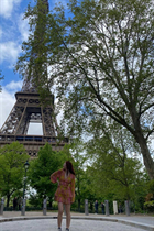 Femme parfaite olesya de paris avec Chatain clairs cheveux, âge 19 photo-1