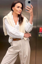 Sortir avec une femme allemande olena de munich avec Brunette cheveux 39 ans photo-3