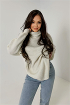 Girl from almaty laura with Dark Brown hair age 30 photo-13