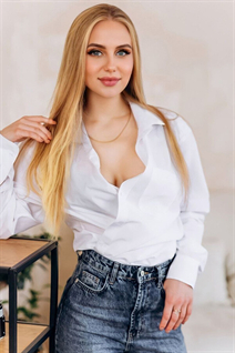 Meet Ukrainian girl ekaterina from poltava with Blonde hair age 25