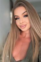 Romanian girl alexia from cluj-napoca with Light Brown hair 27 years old photo-3