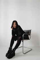 Novia de warsaw daria con pelo Marrón oscuro y edad 22 photo-4