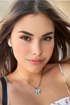 Mariée de limoges luiza avec Chatain clairs cheveux, âge 23 photo-18