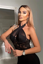 tbilisi mariée nino avec Blond cheveux, âge 27