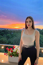 Rencontrez une fille ukrainienne alina de kharkov avec Chatain clairs cheveux, âge 26 photo-1