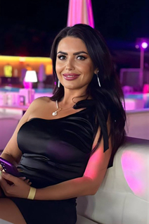 Moldovan lady viorica from chisinau with Black hair age 43