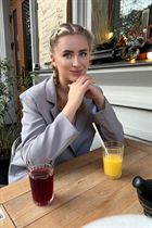 Dama ucraniana viktoriia de khmelnitsky con pelo Rubio y edad 21 photo-18