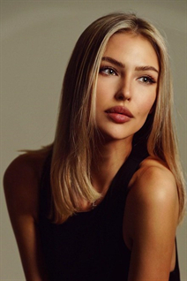 Ukraine girl hot victoriya from kiev with Blonde hair age 28