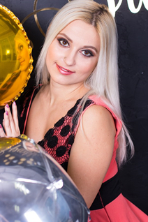Hot blonde russe viktoria de nikolaev avec Blond age 35