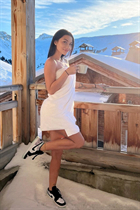 Mariée de paris filoni avec Brunette cheveux, âge 28 photo-11