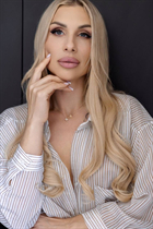 Dating a moldovan girl elena from kishinev with Blonde hair age 34 photo-1