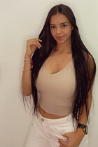 Columbian girls online daneila from cali with Black hair age 26