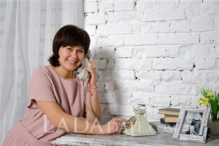 Ukrainian woman online lyudmila from pisochin with Black hair age 42 photo-9