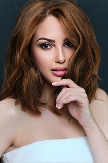 Femme ukrainienne en ligne julia de lviv avec Chatain clairs cheveux, âge 46