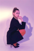 Ukrainian wife daryna from kiev with Blonde hair age 22 photo-3