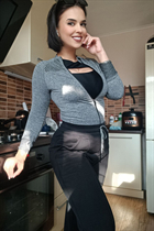 Hermosa esposa de Ucrania alena de uzhgorod con pelo Marrón oscuro y edad 36 photo-1