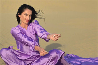 Pretty girl natalia from trieste with Black hair age 42 photo-31