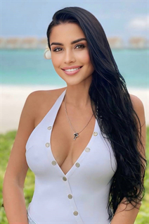 Fille de poltava alyona aux cheveux Brunette, age 38