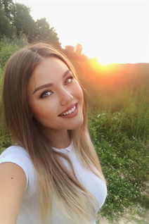 Bride from vilnius anna with Light Brown hair age 31
