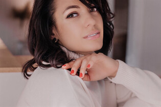 Ukrainian woman for marriage zinaida from mariupol with Black hair age 36 photo-9