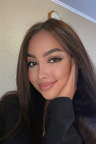 Ukrainian jolie fille irina de hall avec Brunette cheveux, âge 23 photo-1