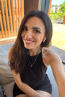 Ukrainian bride victoriia from kyiv with Dark Brown hair age 36