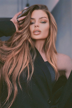 Femme parfaite tatiana de paris avec Chatain clairs cheveux, âge 40 photo-31